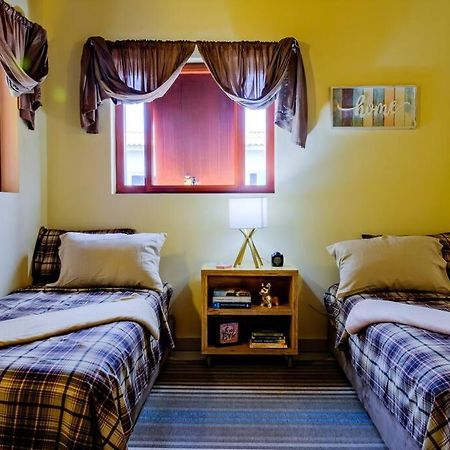 Iona'S Home: Vibrant 2Bedroom Home Near 威廉斯塔德 外观 照片