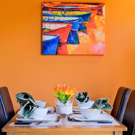 Iona'S Home: Vibrant 2Bedroom Home Near 威廉斯塔德 外观 照片