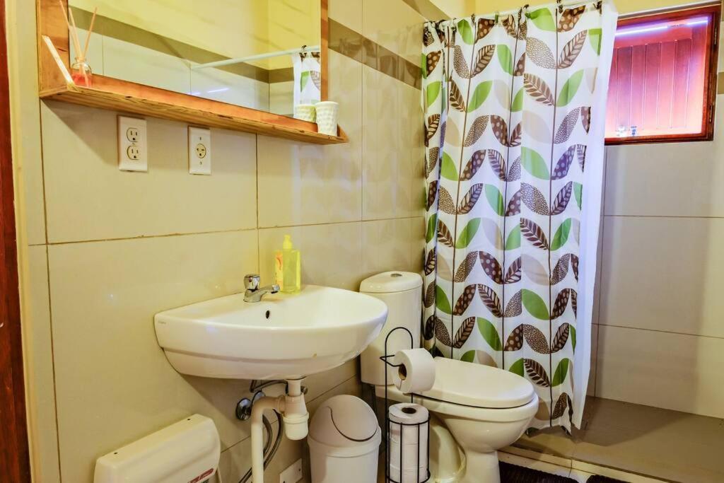 Iona'S Home: Vibrant 2Bedroom Home Near 威廉斯塔德 外观 照片
