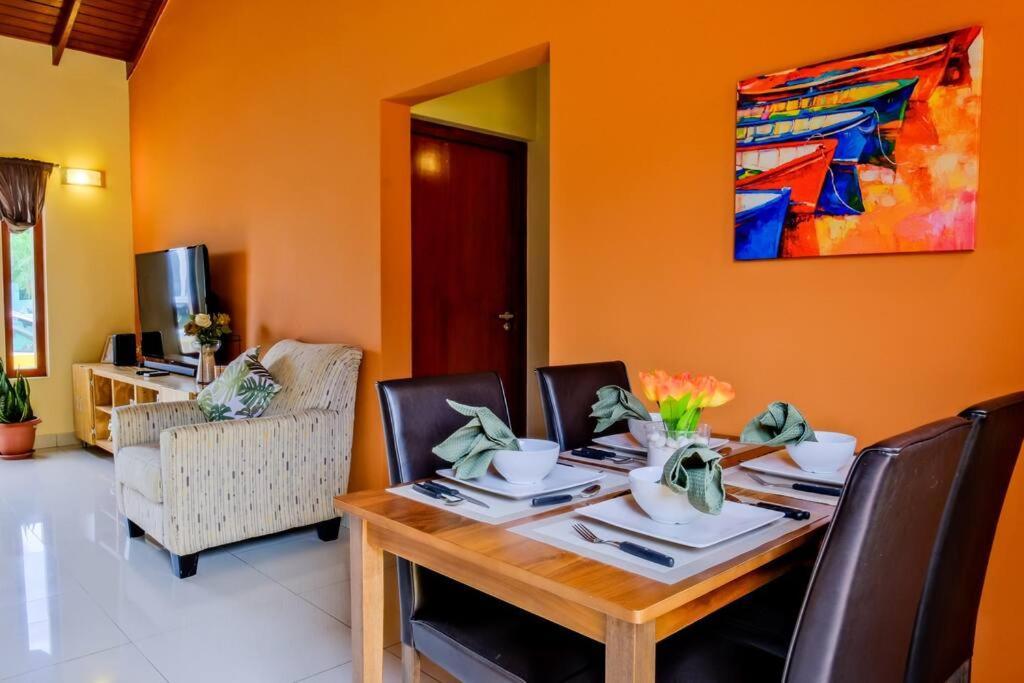 Iona'S Home: Vibrant 2Bedroom Home Near 威廉斯塔德 外观 照片