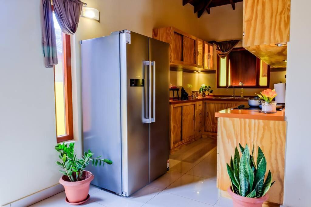 Iona'S Home: Vibrant 2Bedroom Home Near 威廉斯塔德 外观 照片