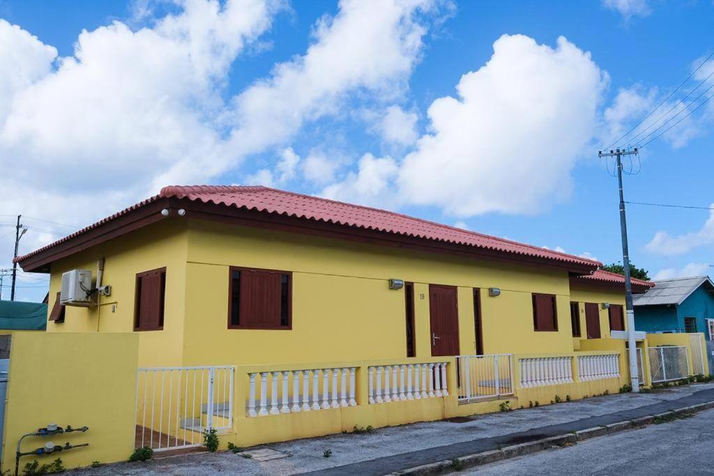 Iona'S Home: Vibrant 2Bedroom Home Near 威廉斯塔德 外观 照片